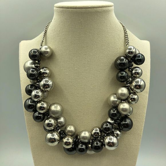 Jewelry - RETRO Silver Tone & Dark Grey Faux Pearl Charm Bead Necklace Festival Party